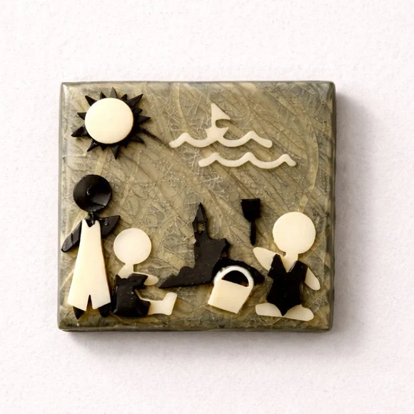 Little People Pins by Lucinda – Artisan Resin Beach Scene Brooch - Picture 2 of 5